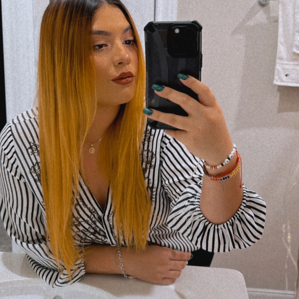 blouse - Picture 3 of 3